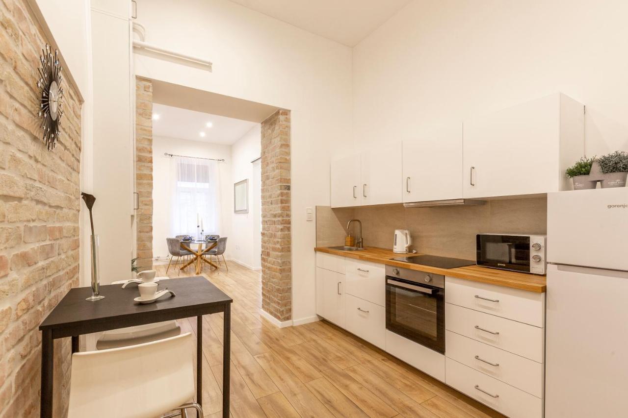 Stylish Luxury Apartment By Anna Βουδαπέστη Εξωτερικό φωτογραφία