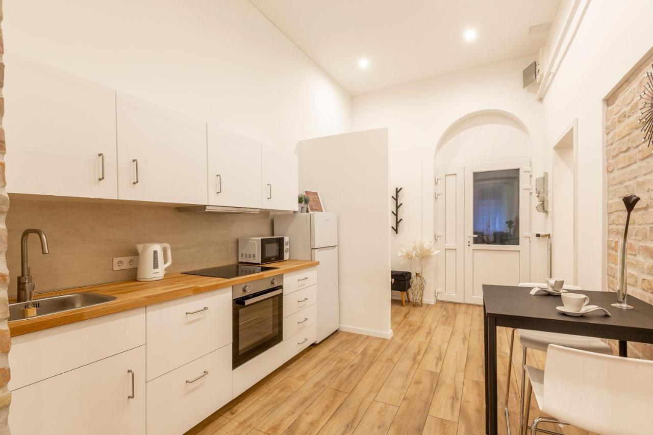 Stylish Luxury Apartment By Anna Βουδαπέστη Εξωτερικό φωτογραφία