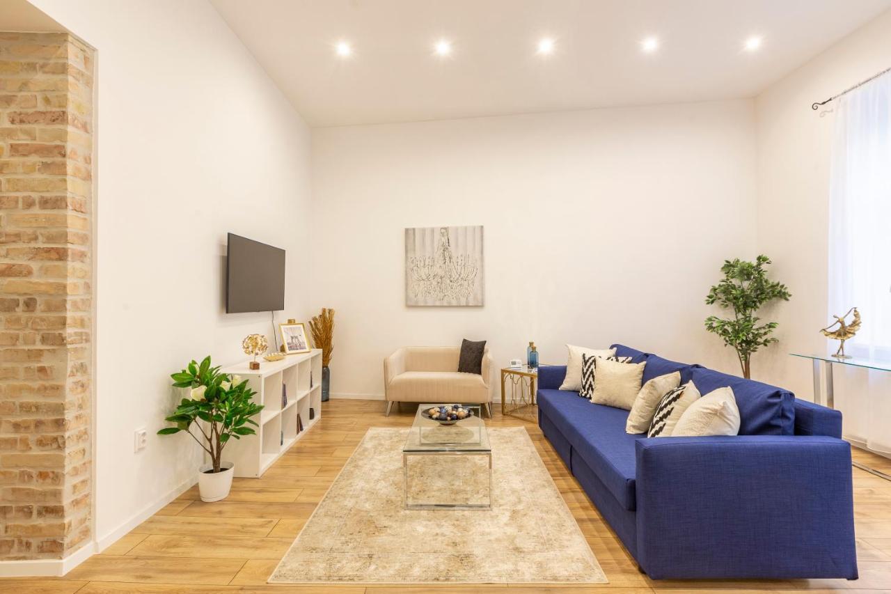 Stylish Luxury Apartment By Anna Βουδαπέστη Εξωτερικό φωτογραφία