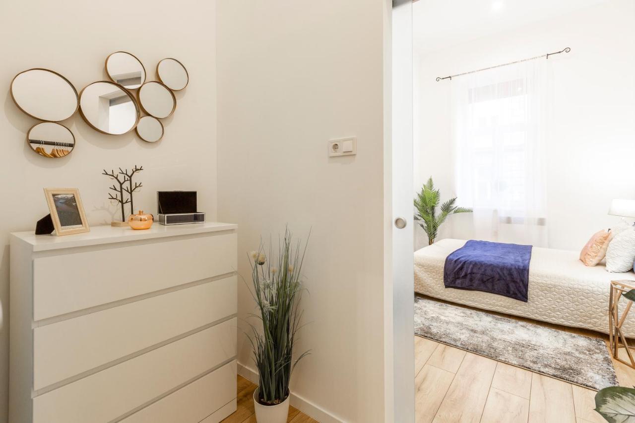 Stylish Luxury Apartment By Anna Βουδαπέστη Εξωτερικό φωτογραφία