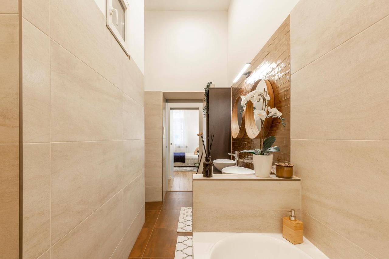 Stylish Luxury Apartment By Anna Βουδαπέστη Εξωτερικό φωτογραφία